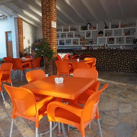 Vilat Shehu Official 펜션 Vlorë